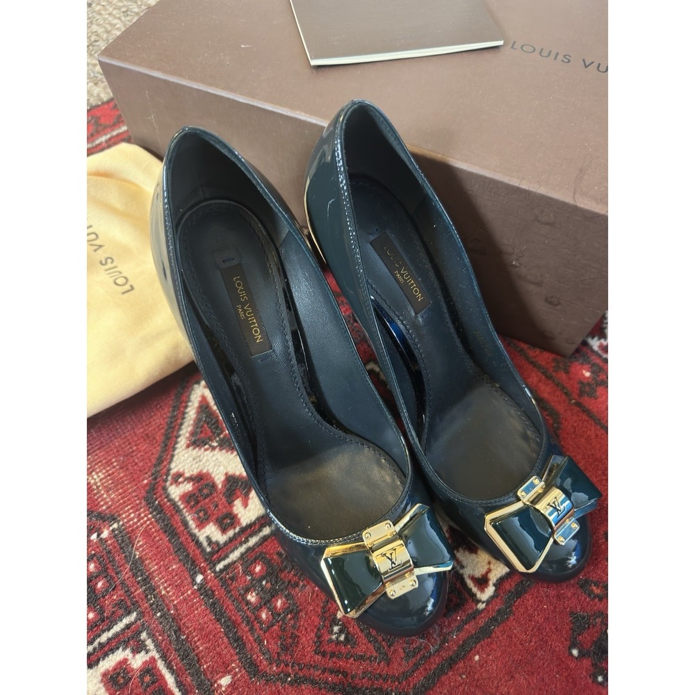 Louis Vuitton Patent Leather Bow Pumps Green Size 38 - Picture 2 of 7
